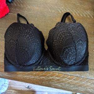 New without tags Victoria Secret push up bra 36dd